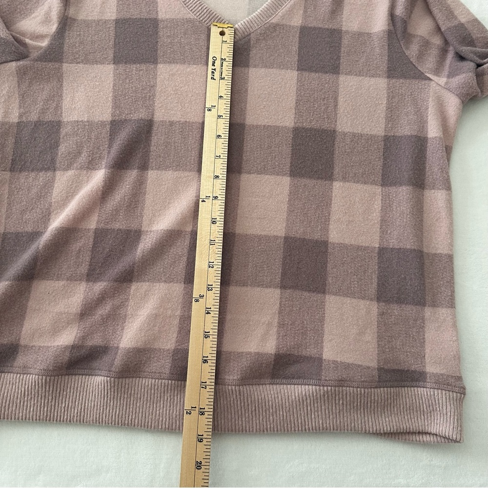 Emily Daniels Buffalo Plaid Sweater Women’s XL Pink Taupe V-Neck Cozy Soft - Picture 6 of 8